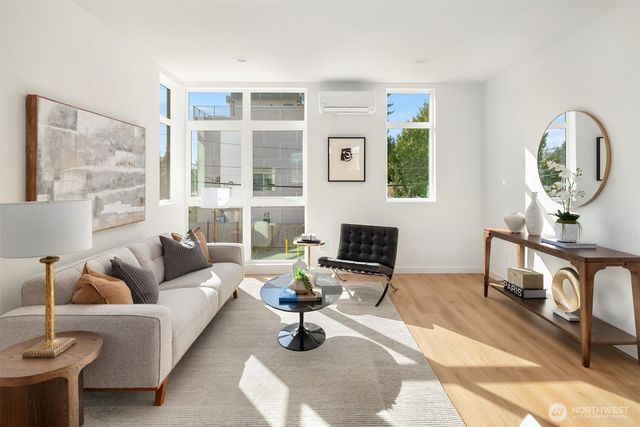 632 N 92nd Street, Seattle, WA 98103