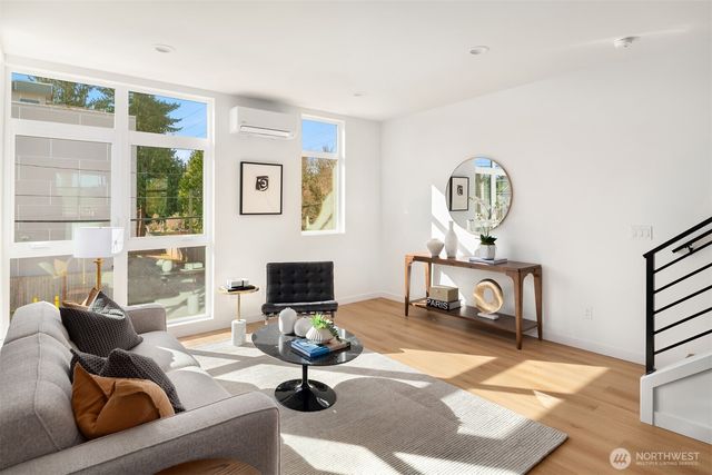 632 N 92nd Street, Seattle, WA 98103