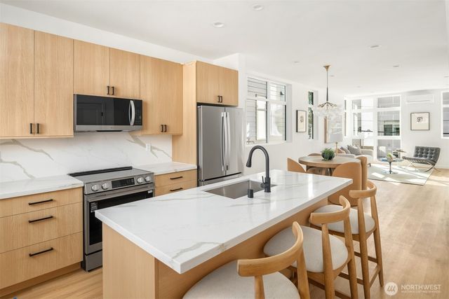 632 N 92nd Street, Seattle, WA 98103