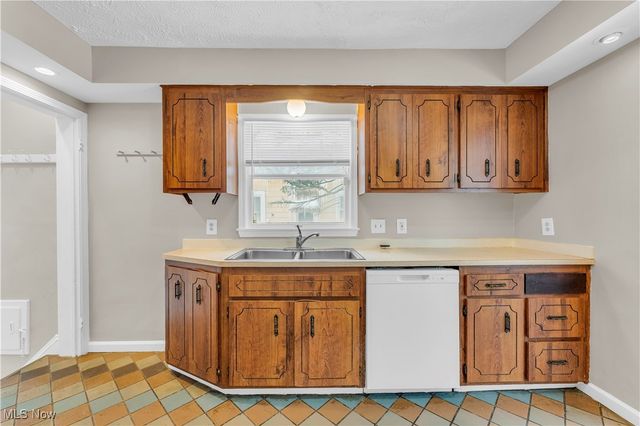 1599 Felton Road, Euclid, OH 44121