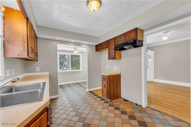 1599 Felton Road, Euclid, OH 44121