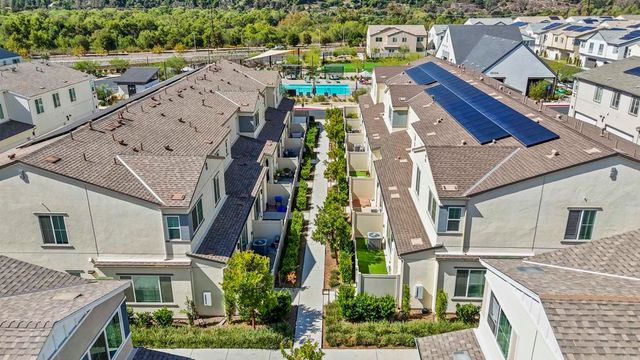 323 CITRINE TRAIL, Fallbrook, CA 92028