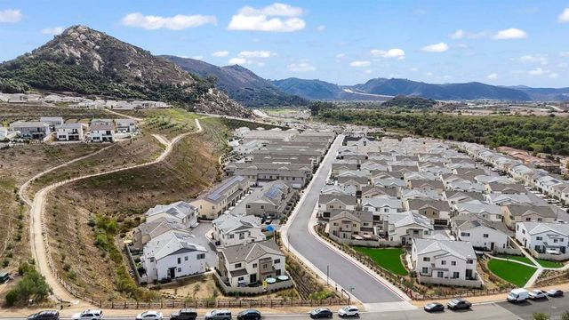 323 CITRINE TRAIL, Fallbrook, CA 92028