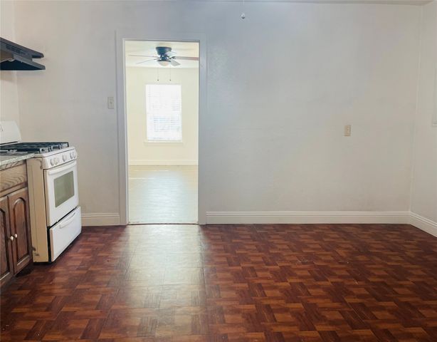 203 Ennis Street, Waxahachie, TX 75165