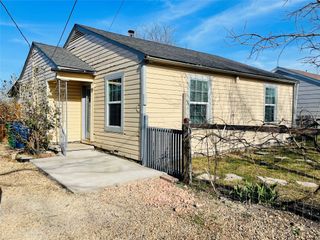 203 Ennis Street, Waxahachie, TX 75165