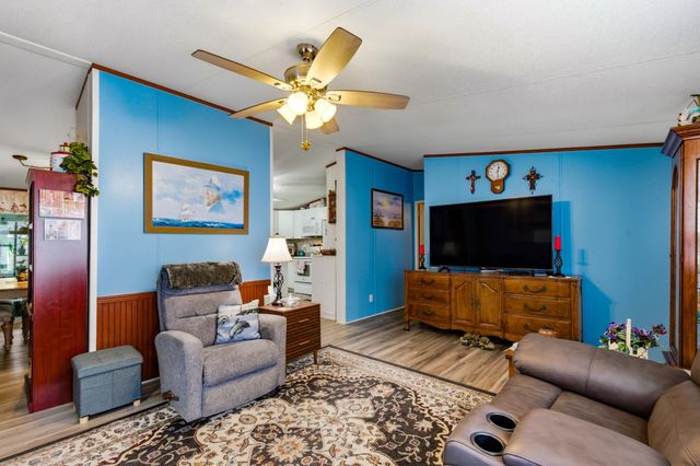 462 Oak Ave., Murrells Inlet, SC 29576