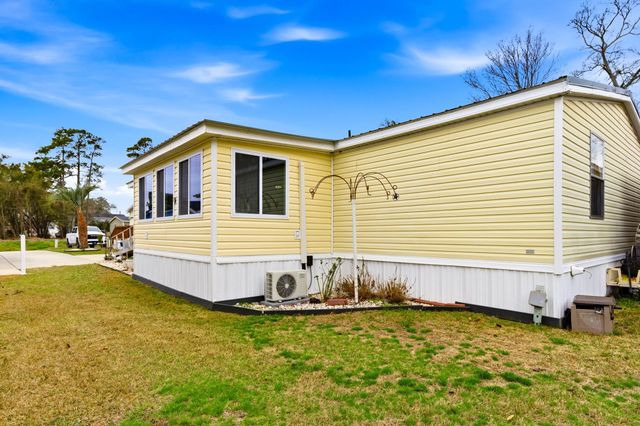 462 Oak Ave., Murrells Inlet, SC 29576