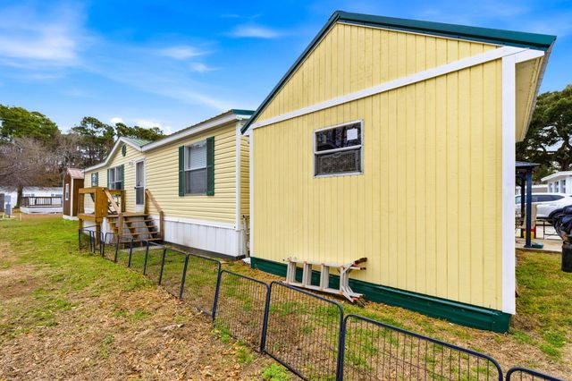 462 Oak Ave., Murrells Inlet, SC 29576