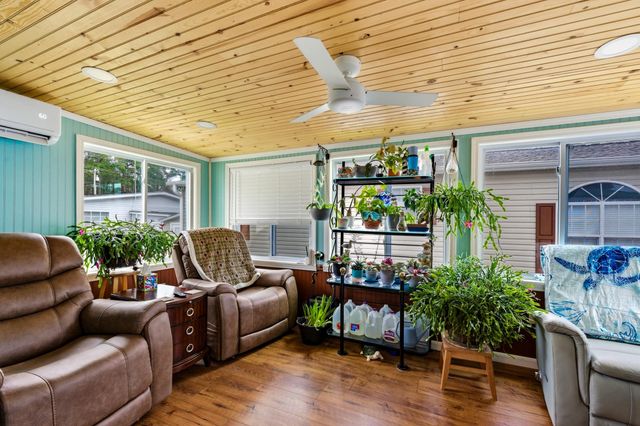 462 Oak Ave., Murrells Inlet, SC 29576