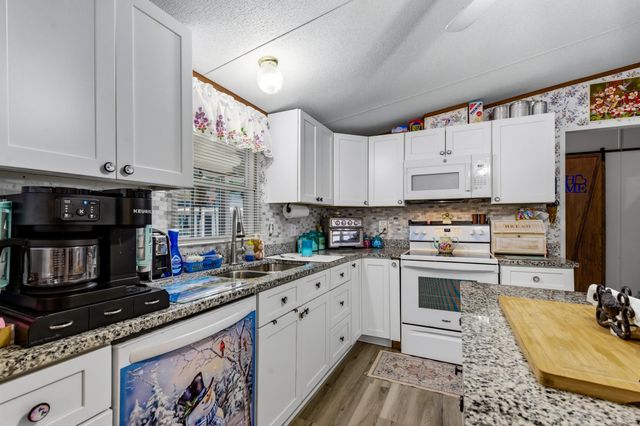 462 Oak Ave., Murrells Inlet, SC 29576