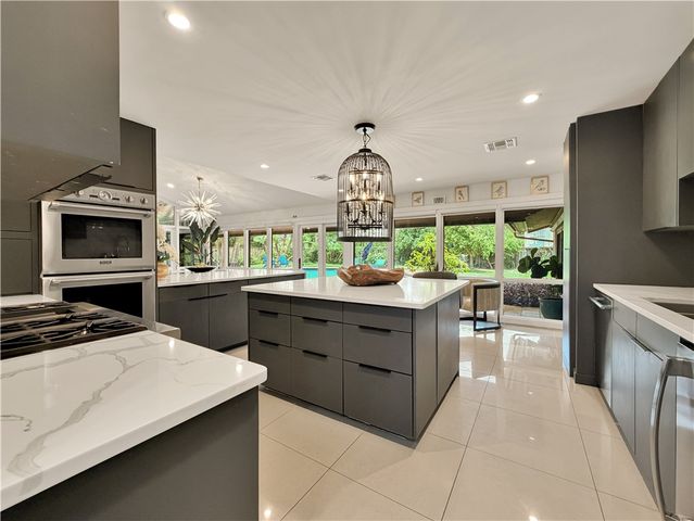 210 Bayside Dr, Corpus Christi, TX 78411
