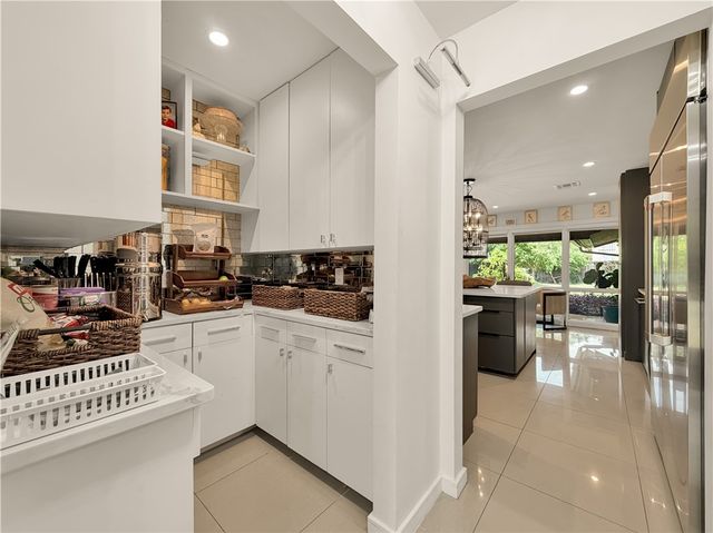 210 Bayside Dr, Corpus Christi, TX 78411