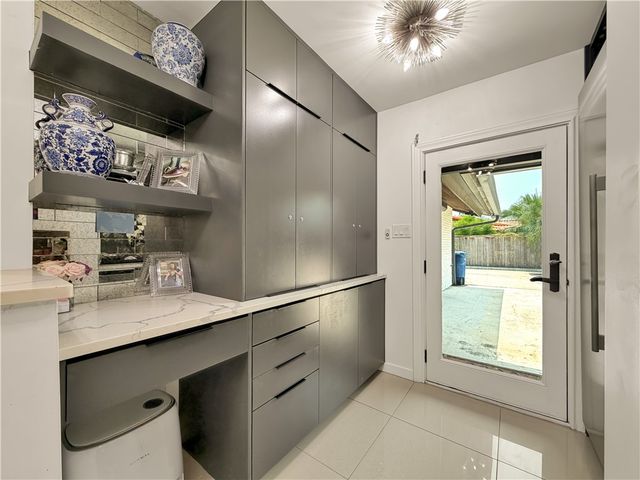 210 Bayside Dr, Corpus Christi, TX 78411