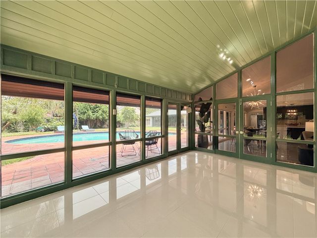 210 Bayside Dr, Corpus Christi, TX 78411