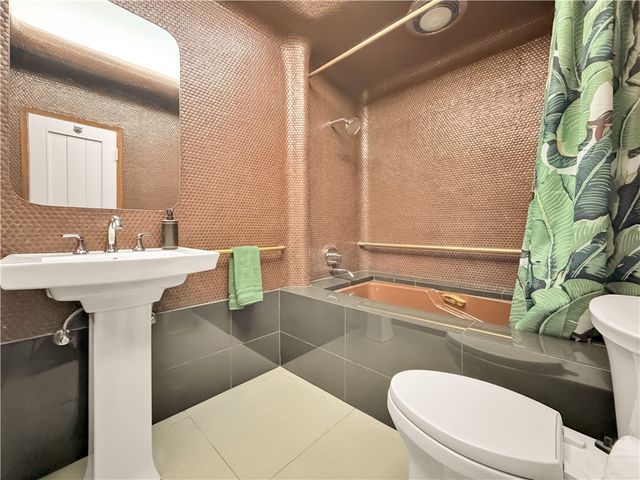 210 Bayside Dr, Corpus Christi, TX 78411