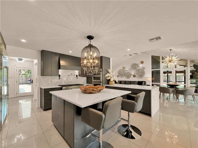 210 Bayside Dr, Corpus Christi, TX 78411