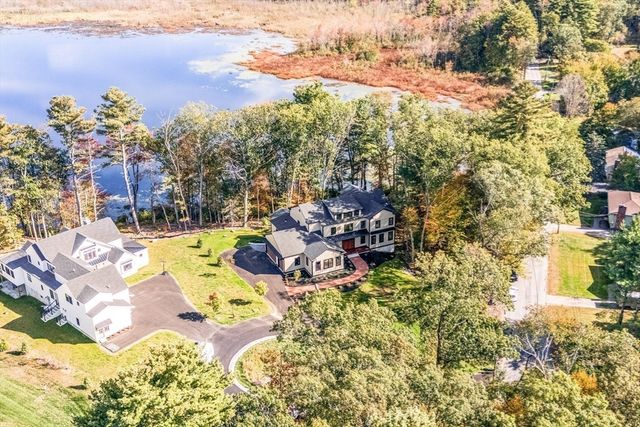 5 Swan View Common Dr, Northborough, MA 01532