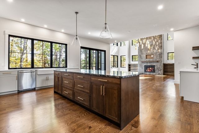 5 Swan View Common Dr, Northborough, MA 01532