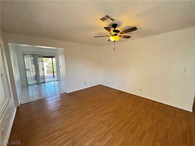 3932 Calle Mirador, Las Vegas, NV 89103
