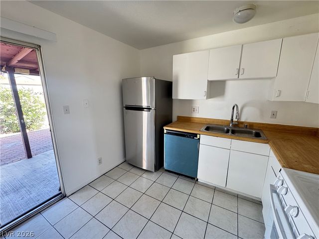 3932 Calle Mirador, Las Vegas, NV 89103