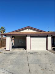 3932 Calle Mirador, Las Vegas, NV 89103