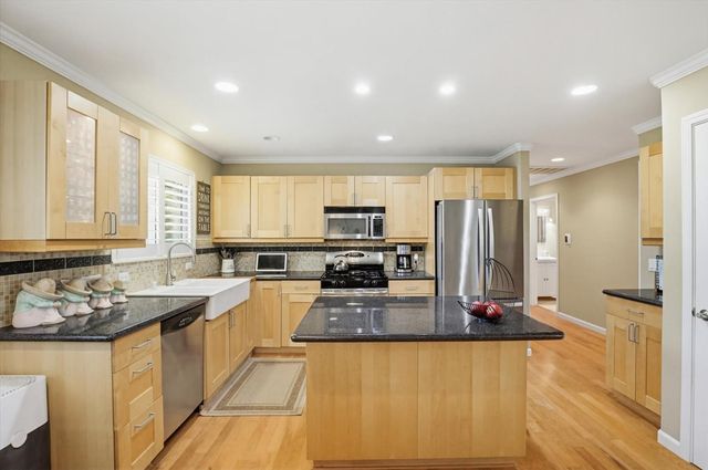 12316 Torrey Pines Dr, Auburn, CA 95602