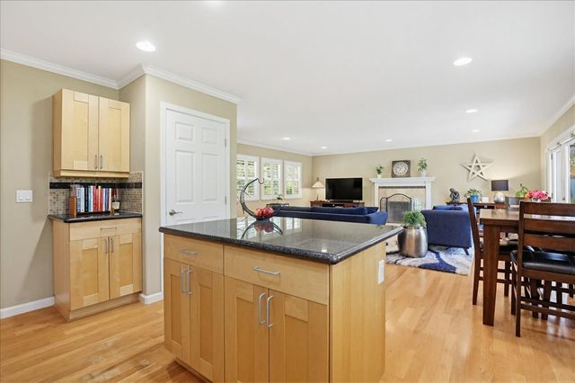 12316 Torrey Pines Dr, Auburn, CA 95602