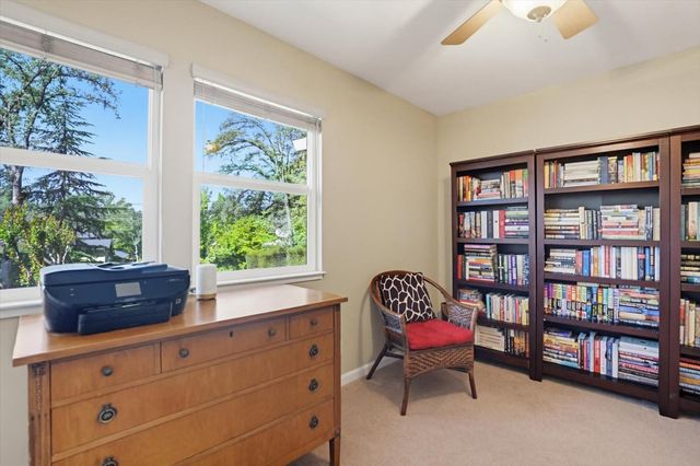 12316 Torrey Pines Dr, Auburn, CA 95602
