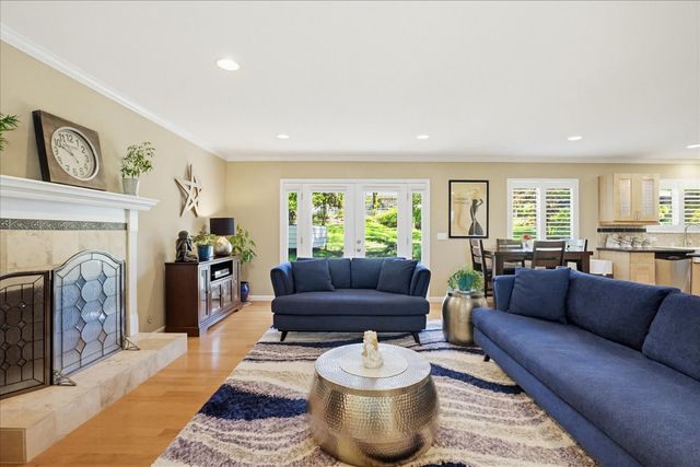 12316 Torrey Pines Dr, Auburn, CA 95602