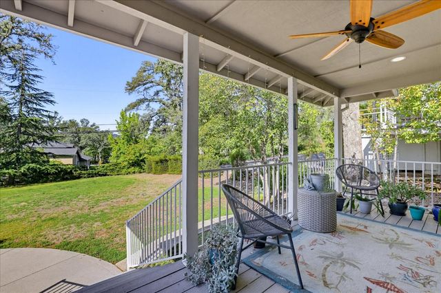 12316 Torrey Pines Dr, Auburn, CA 95602