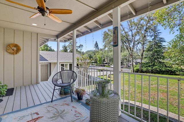 12316 Torrey Pines Dr, Auburn, CA 95602