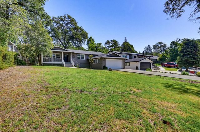 12316 Torrey Pines Dr, Auburn, CA 95602