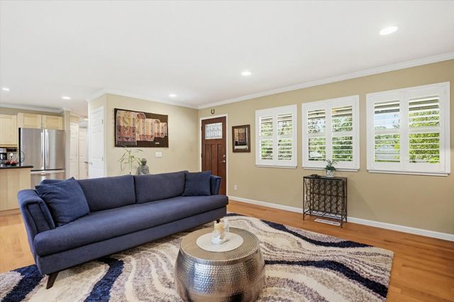12316 Torrey Pines Dr, Auburn, CA 95602