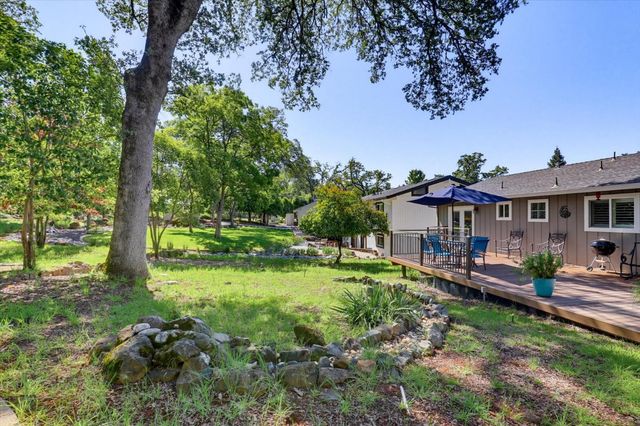 12316 Torrey Pines Dr, Auburn, CA 95602