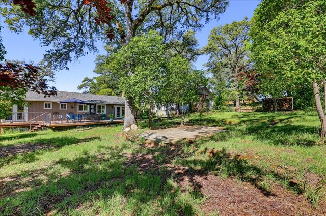 12316 Torrey Pines Dr, Auburn, CA 95602