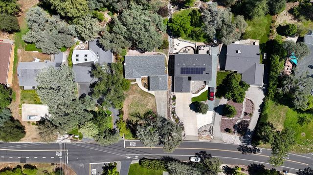 12316 Torrey Pines Dr, Auburn, CA 95602
