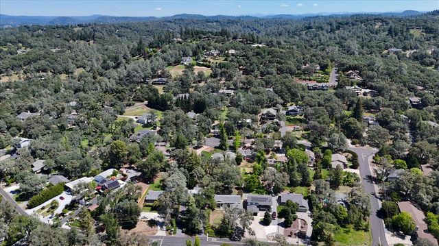 12316 Torrey Pines Dr, Auburn, CA 95602