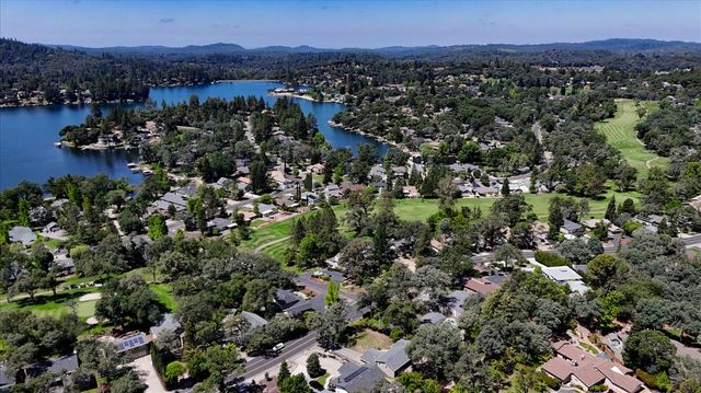 12316 Torrey Pines Dr, Auburn, CA 95602