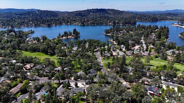 12316 Torrey Pines Dr, Auburn, CA 95602