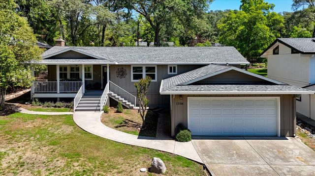 12316 Torrey Pines Dr, Auburn, CA 95602