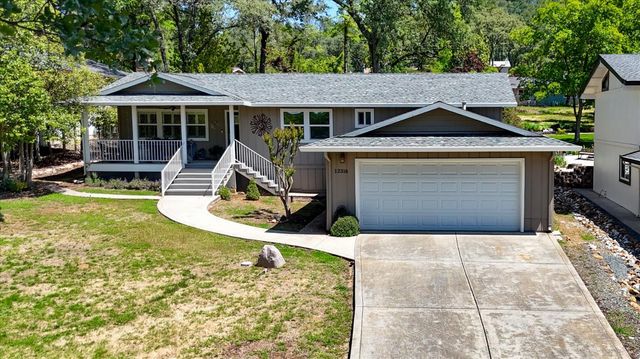 12316 Torrey Pines Dr, Auburn, CA 95602