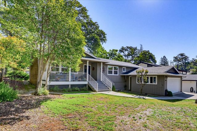 12316 Torrey Pines Dr, Auburn, CA 95602