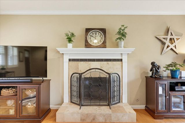 12316 Torrey Pines Dr, Auburn, CA 95602