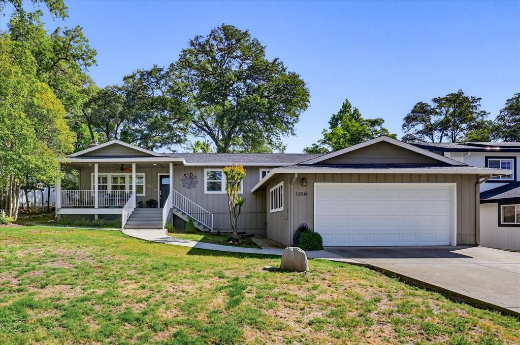 12316 Torrey Pines Dr, Auburn, CA 95602