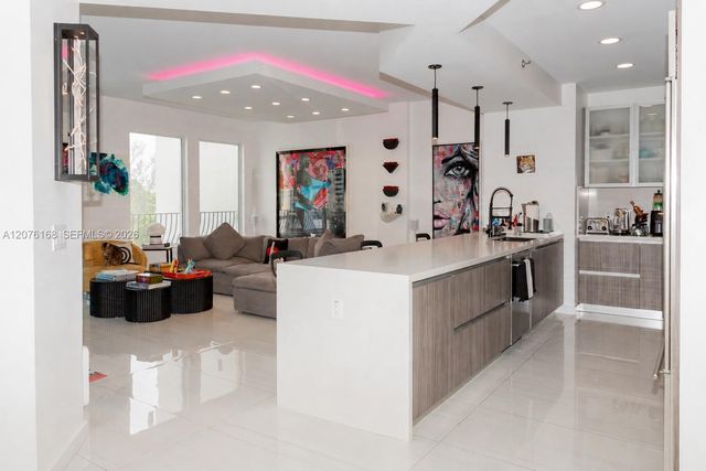 3700 Island Boulevard C402, Aventura, FL 33160