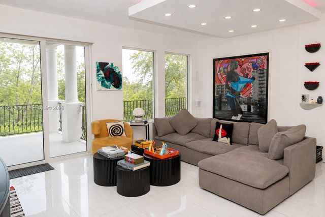 3700 Island Boulevard C402, Aventura, FL 33160