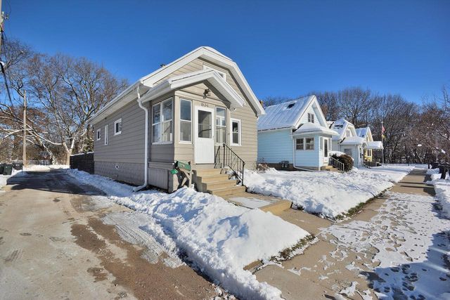 1634 Chestnut STREET, South Milwaukee, WI 53172