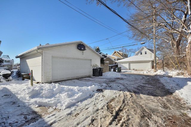 1634 Chestnut STREET, South Milwaukee, WI 53172