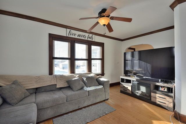 1634 Chestnut STREET, South Milwaukee, WI 53172