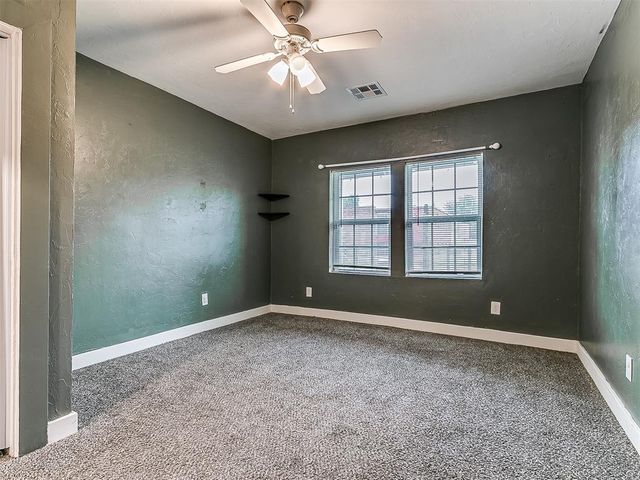 1218 W Noble Avenue, Guthrie, OK 73044